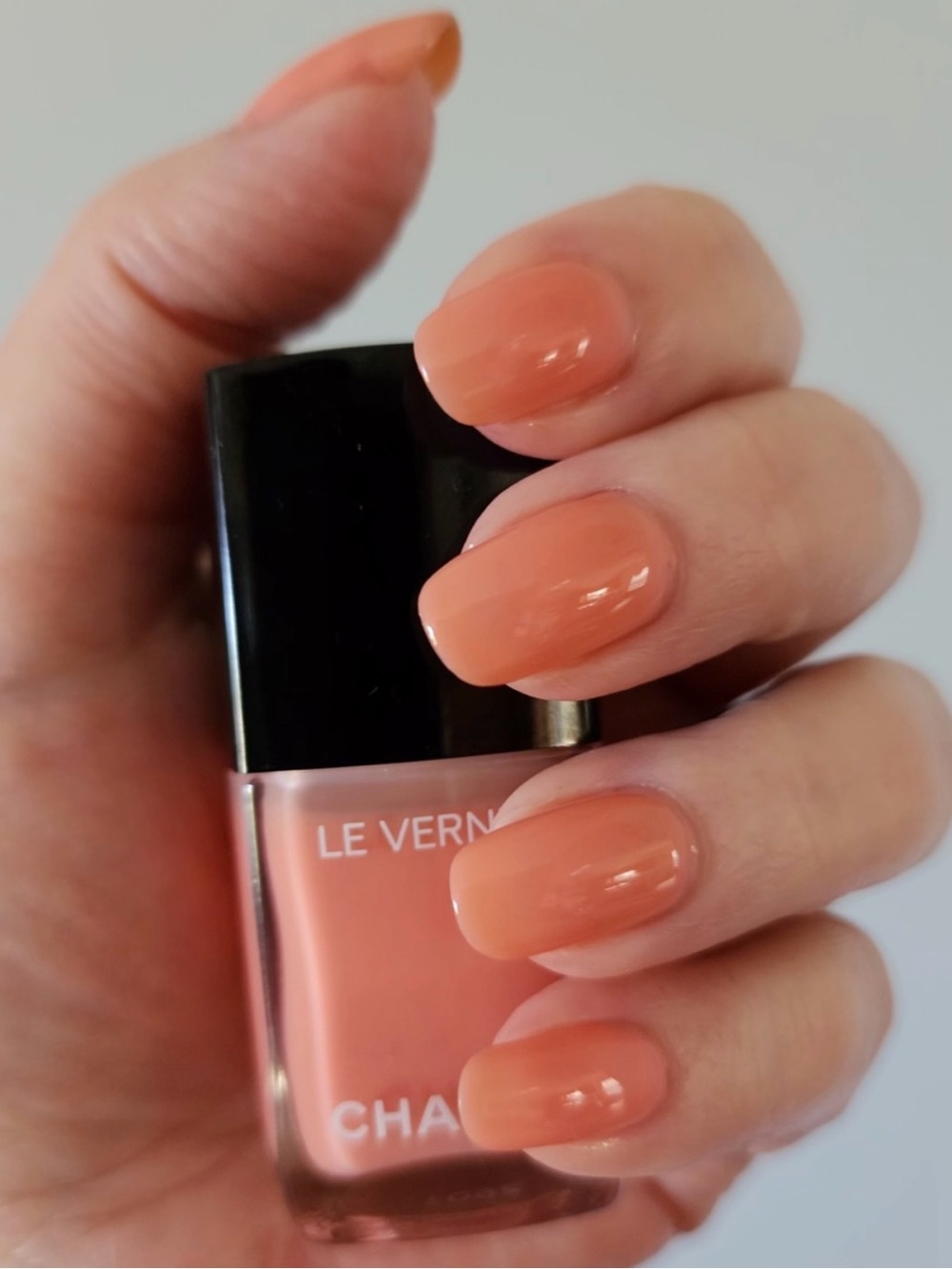 Chanel LE VERNIS color #415 solstice Limited edition CHANEL Nail soft peach